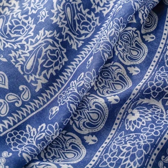 Linen Feel Large Square tassel scarf - Picture 5 of 6